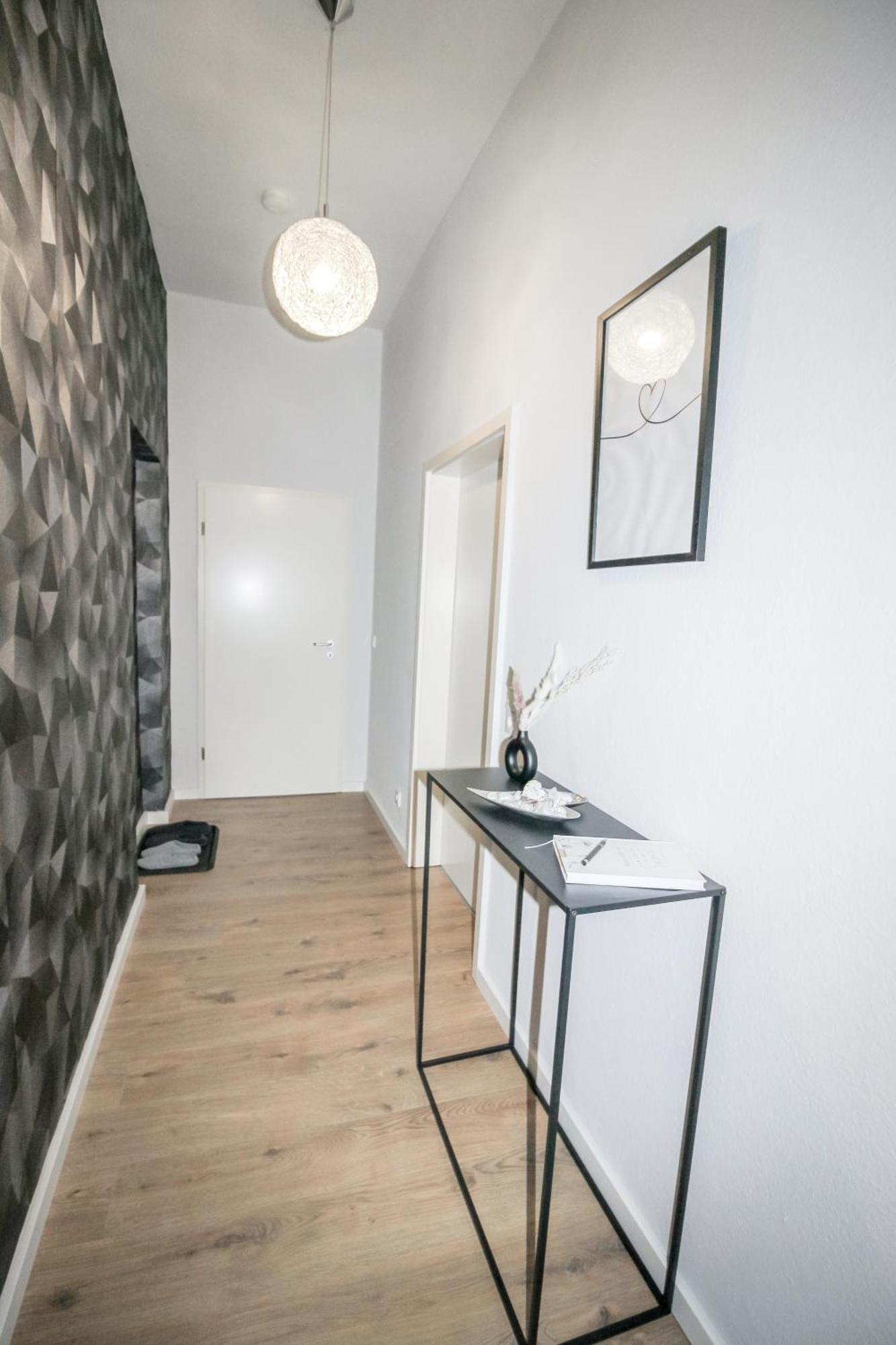 Ferienwohnung Lorenz Mit Kostenlosem Parkplatz Netflix Boxspringbett Kueche Magdeburgo Exterior foto